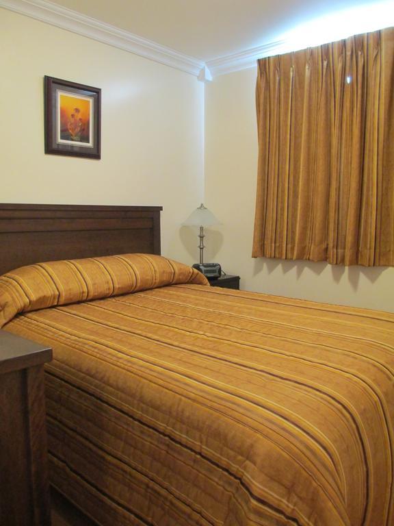 Comerford'S Ocean View Suites Holyrood Δωμάτιο φωτογραφία