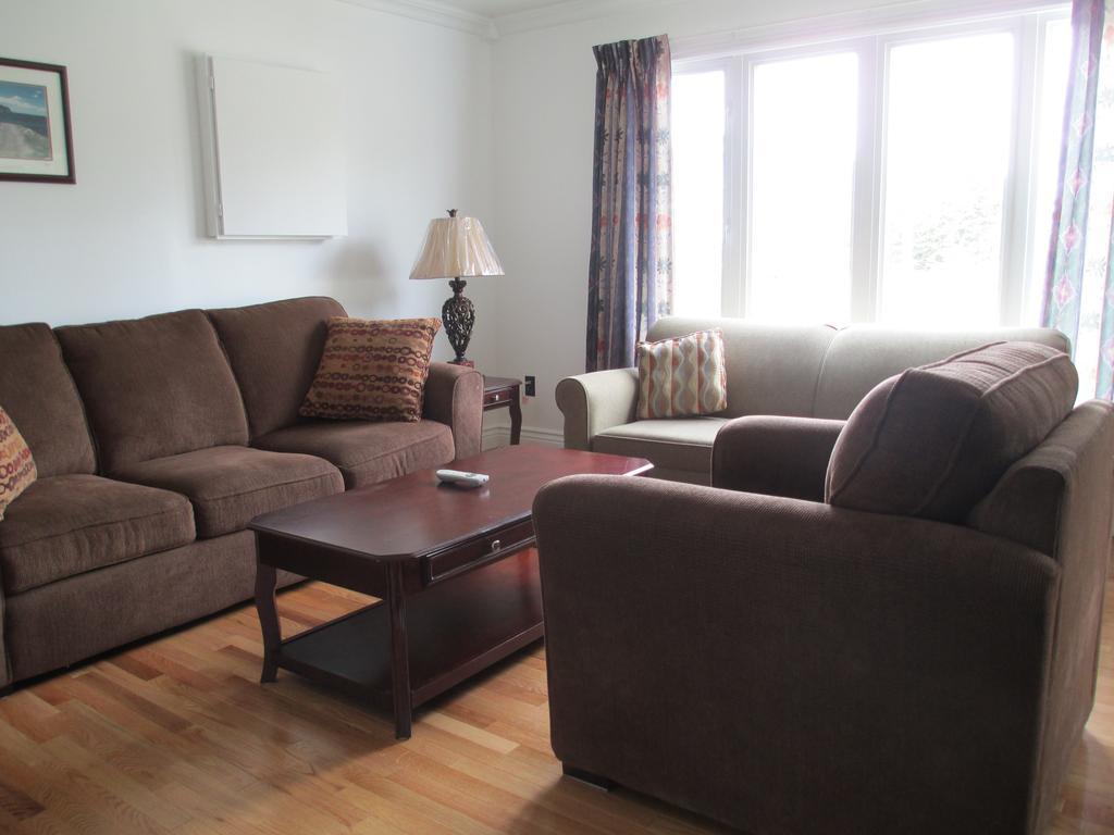 Comerford'S Ocean View Suites Holyrood Δωμάτιο φωτογραφία