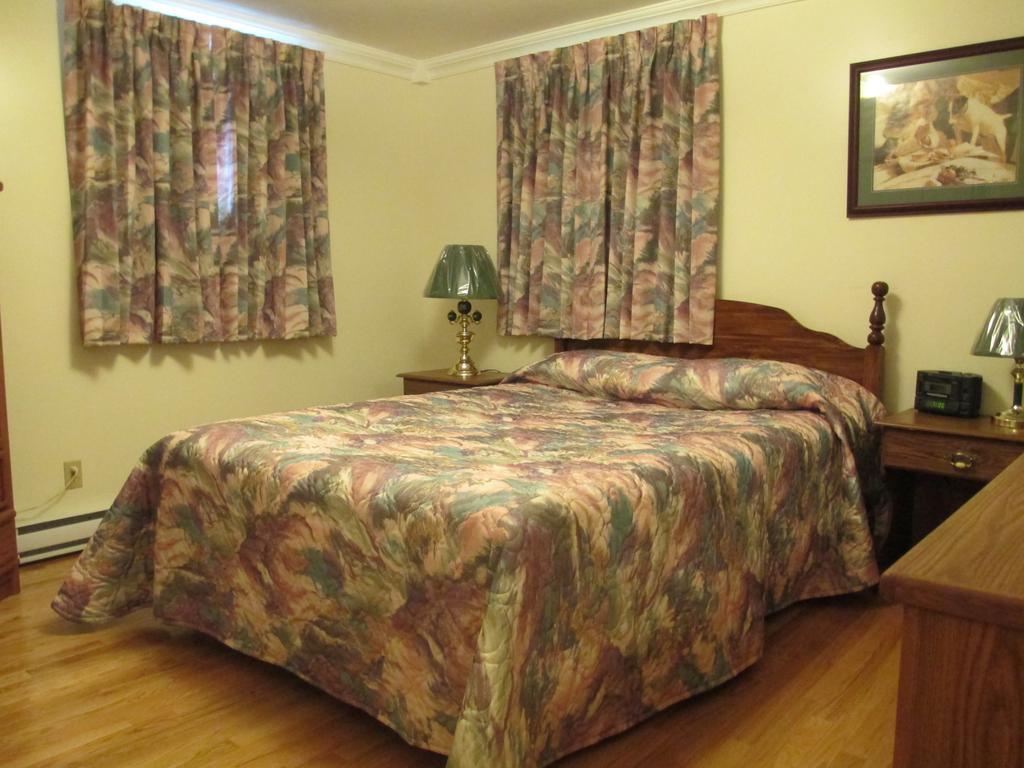 Comerford'S Ocean View Suites Holyrood Εξωτερικό φωτογραφία