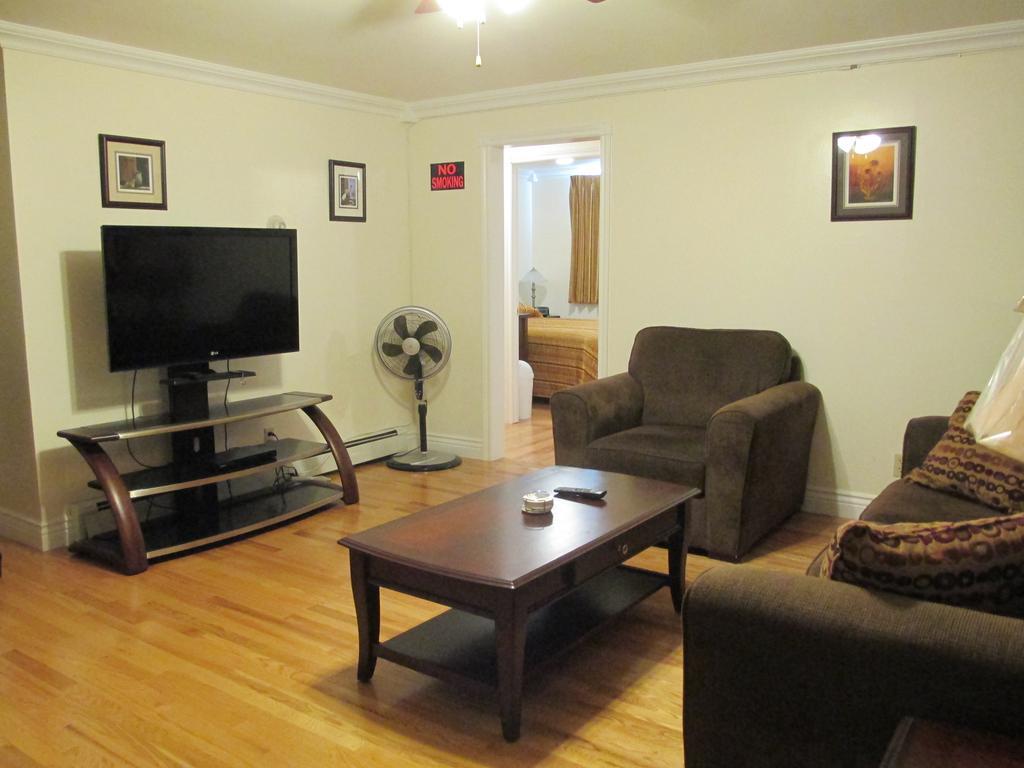 Comerford'S Ocean View Suites Holyrood Δωμάτιο φωτογραφία