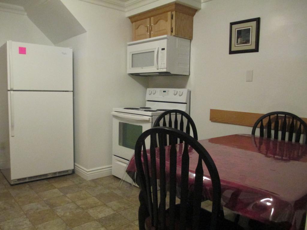Comerford'S Ocean View Suites Holyrood Εξωτερικό φωτογραφία