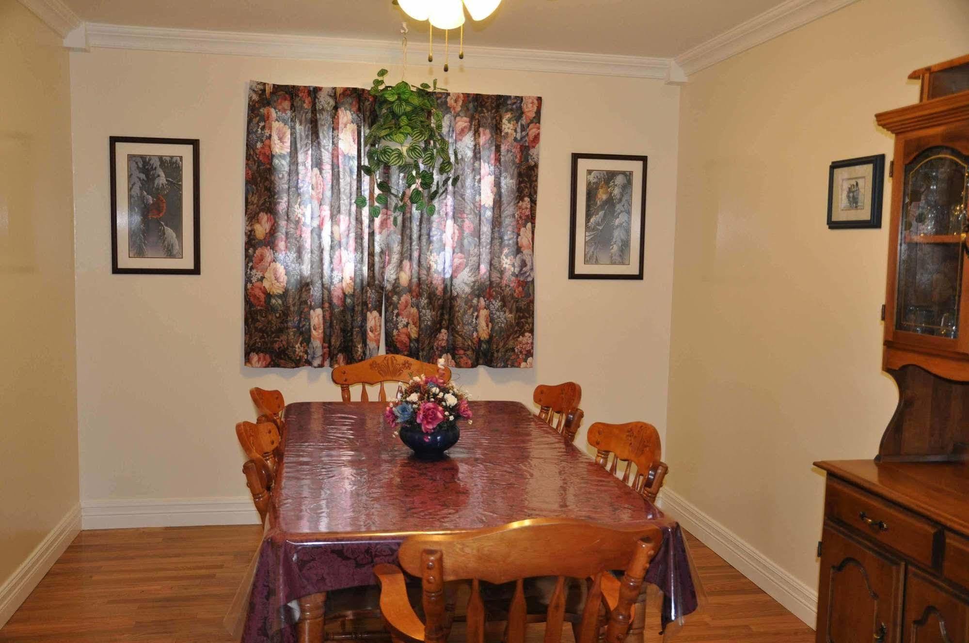 Comerford'S Ocean View Suites Holyrood Εξωτερικό φωτογραφία